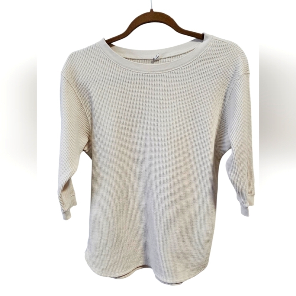 UNIQLO 3/4 sleeve waffleknit t-shirt
